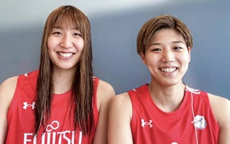 オンライン取材に応じた宮澤選手(左)と町田選手