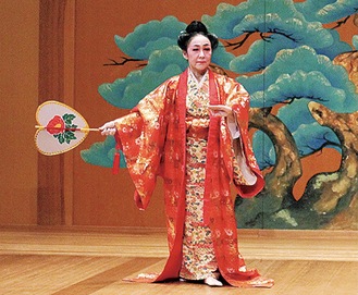 披露される琉球舞踊