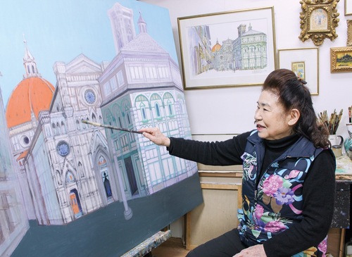 新作を製作中の垣内さん