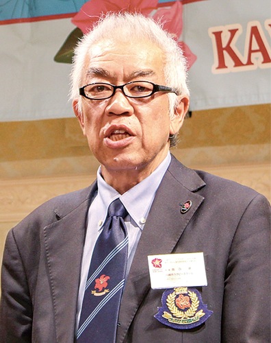 あいさつする島田校長