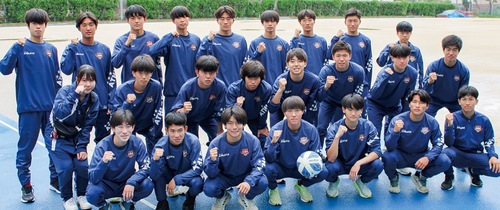 「今回の経験をリーグ戦とインターハイに生かす」と誓うメンバーら