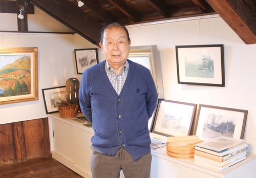 ▲伊藤さん宅の庭に建つ米蔵を改装し、古い写真や農具などを展示