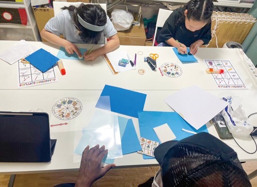 英語で話しながら工作