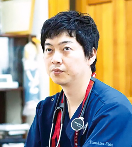 講演を行う西氏