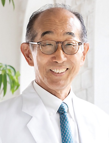 講演を行う南和友医師