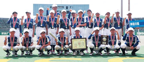 準優勝のYAMAYURIメンバー＝提供写真