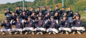 吉報を待つ橘高校野球部の選手たち