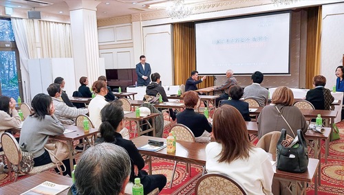 区役所職員らが講演