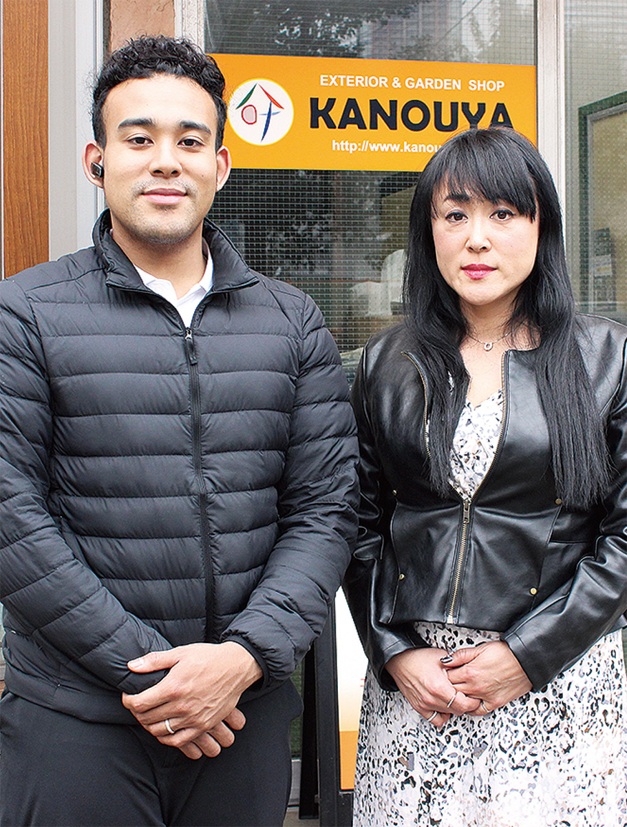 代表取締役のクルーズ由美子さん（右）とサブリーダーを務めたクルーズ豪さん