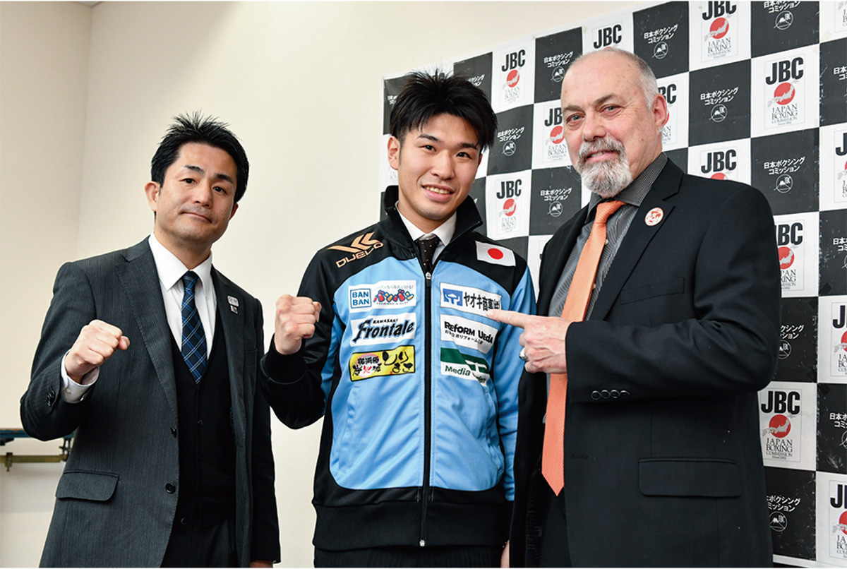 会見した黒田選手（中央）　(C)山口裕朗