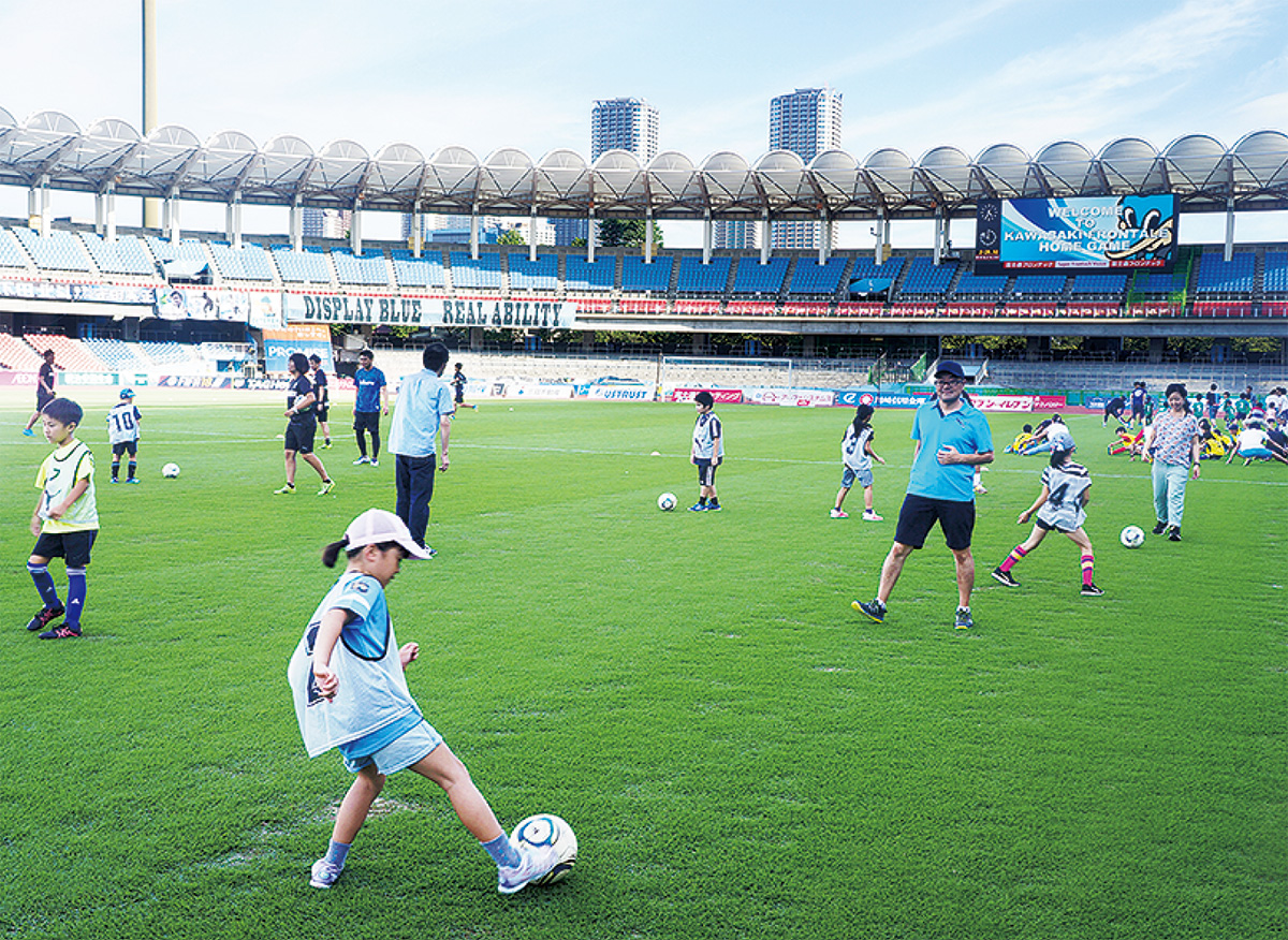 楽しみながらサッカーを学べる