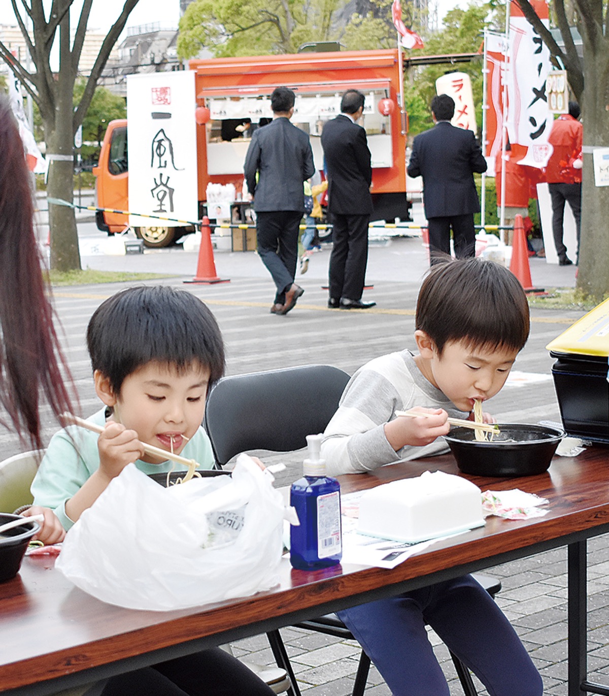 感染避け、ラーメンで支援