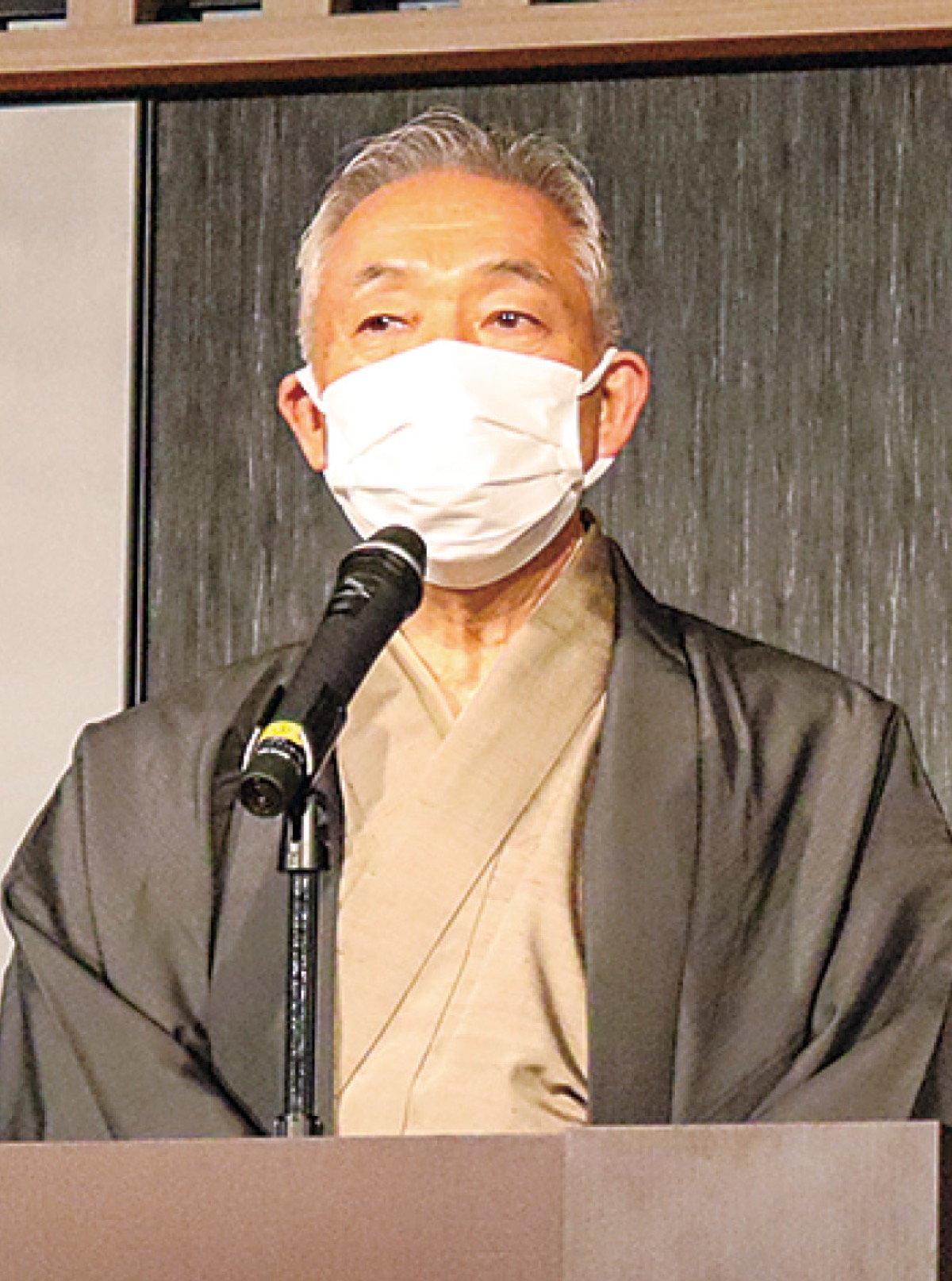 抱負を述べた井田会長