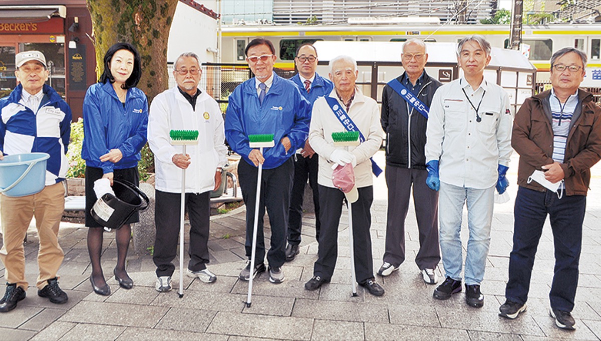 清掃活動に参加したメンバー