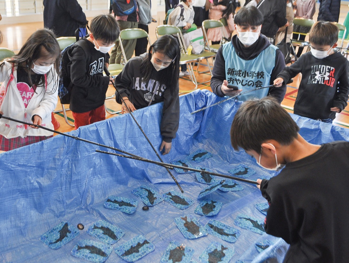 地域の輪 児童ら笑顔