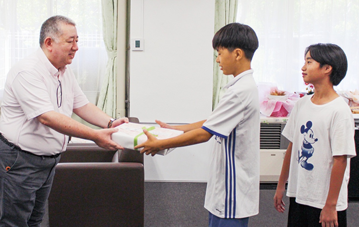 ＣＦ（クラウドファンディング）で電波時計を寄贈