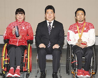 受賞した成田選手（左）と山口選手（右）