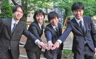 左から内田さん、溝口さん、戸川さん、榊原さん