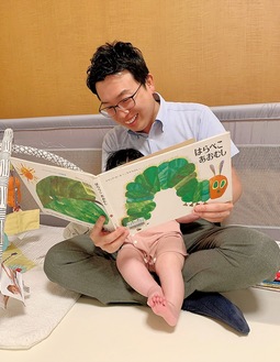 子どもに本を読んで過ごすのが癒しの時間