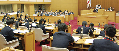 高校生 初の議員体験