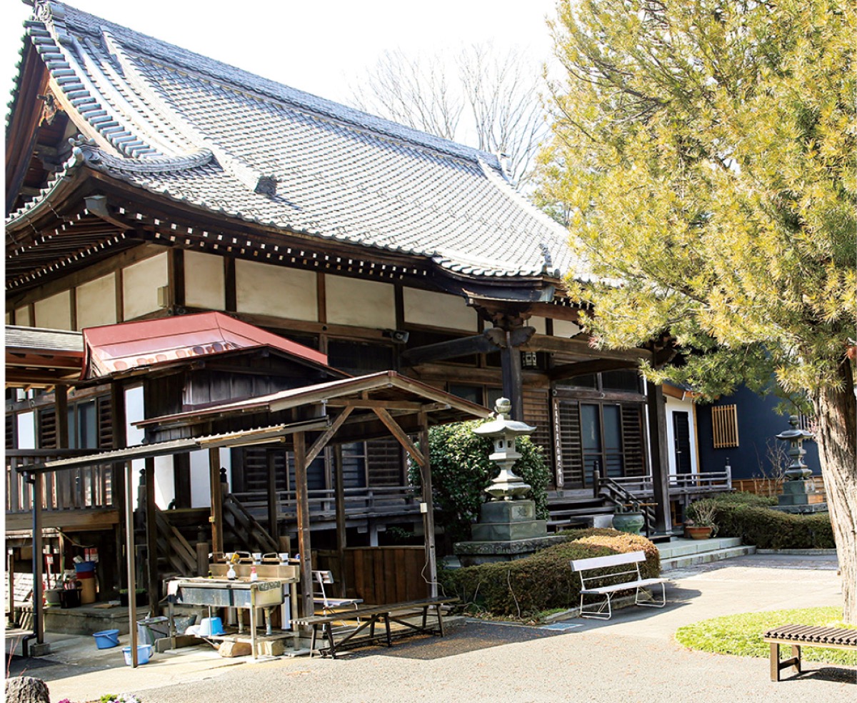 修廣寺の境内