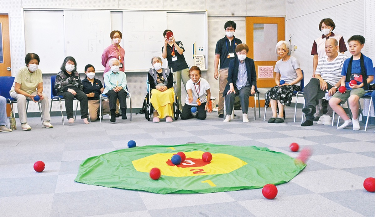 ボッチャで世代間交流