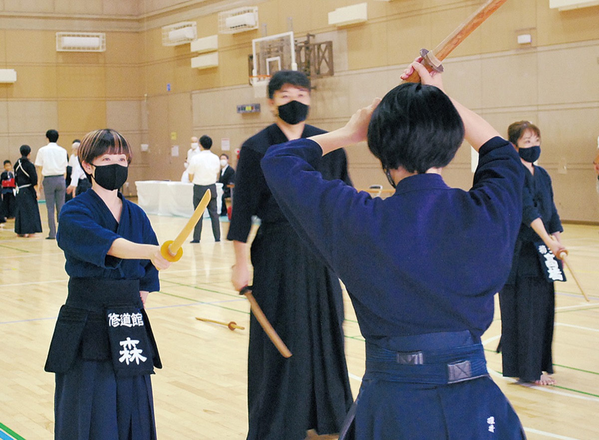 ｢ママ剣士｣が初めて交流