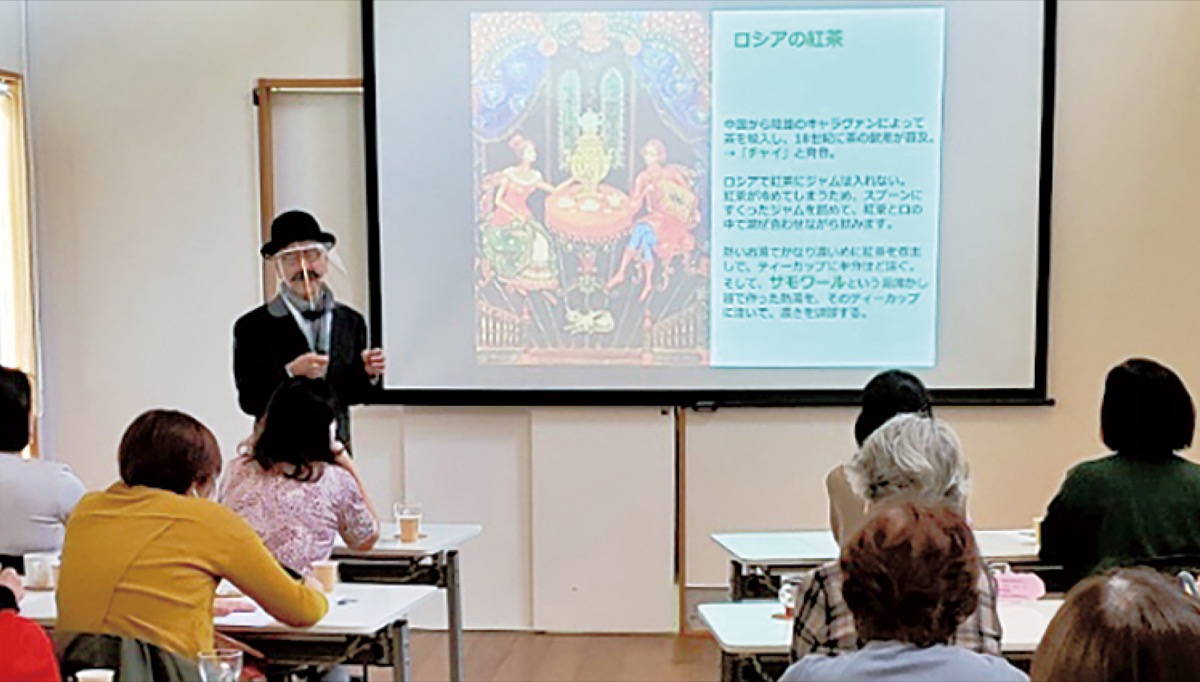 大画面使い｢パリ｣へ