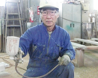 金属製品塗装のかわさきマイスター堀切義昭さん（２０１１年度）