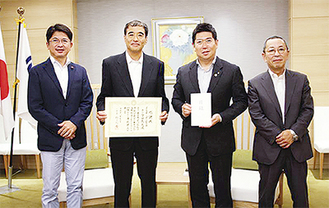 福田市長（右から２番目）を囲む協力会関係者
