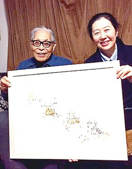 かこさんと鈴木さん（左から）提供：加古総合研究所