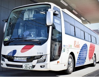 使用する高速バスタイプの車両（イメージ）＝臨港バス提供