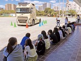 小学校で物流の特別授業