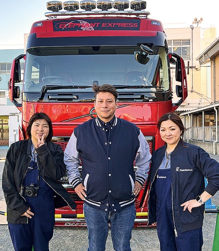 右から鈴さん、中渡瀬さん