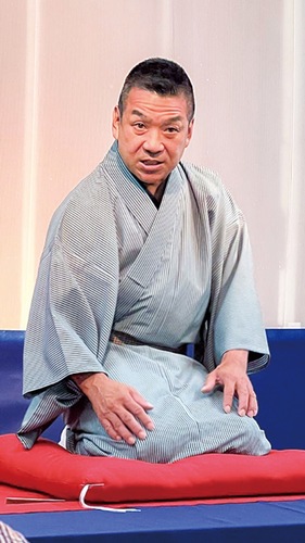 トリを務める朗々亭笑声さん