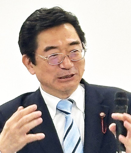 市政報告を行う河野氏