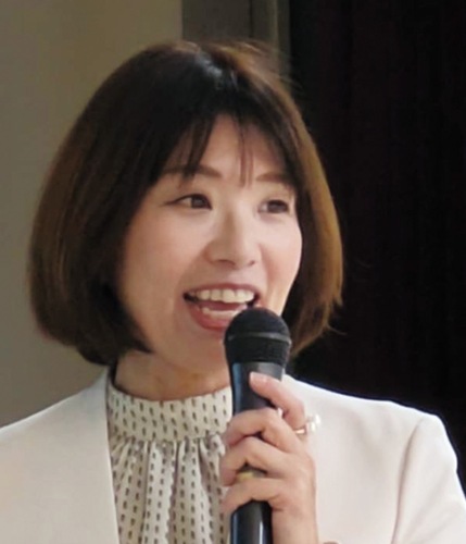 マイクを握る仁平氏