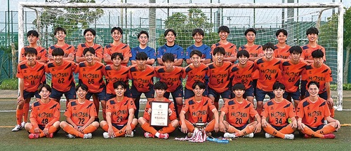 初めて県大会を制し、関東大会に出場するメンバー