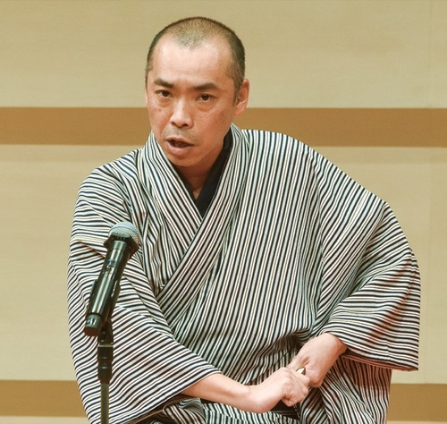 トリを務める喜楽亭笑吉さん