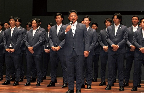 決意表明する大河原監督＝川崎商工会議所提供