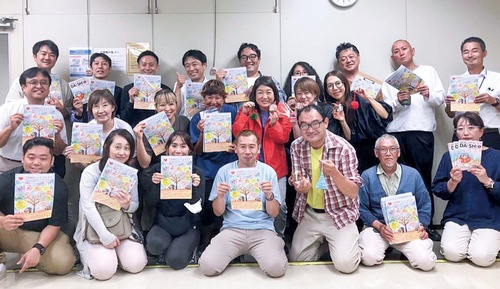 来場を呼びかける実行委員のメンバー