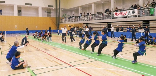 熱戦を繰り広げる参加者