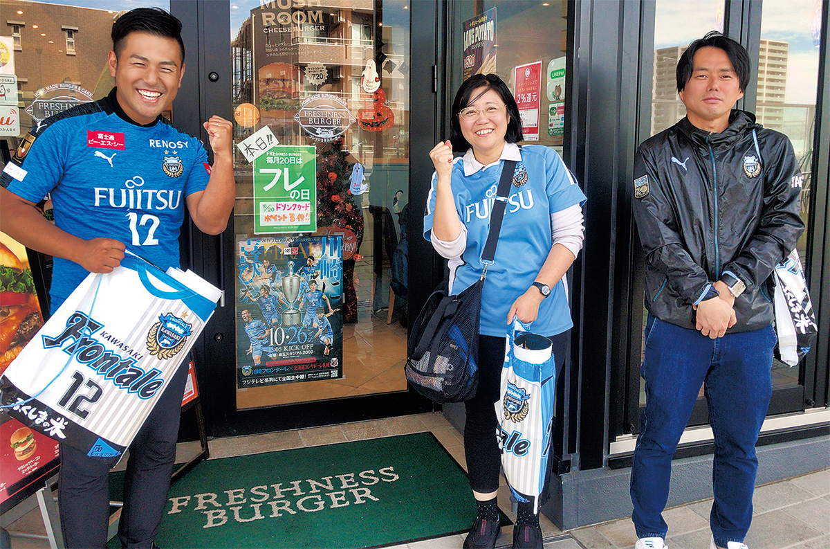 飲食店にポスターを掲示し、優勝を祈願