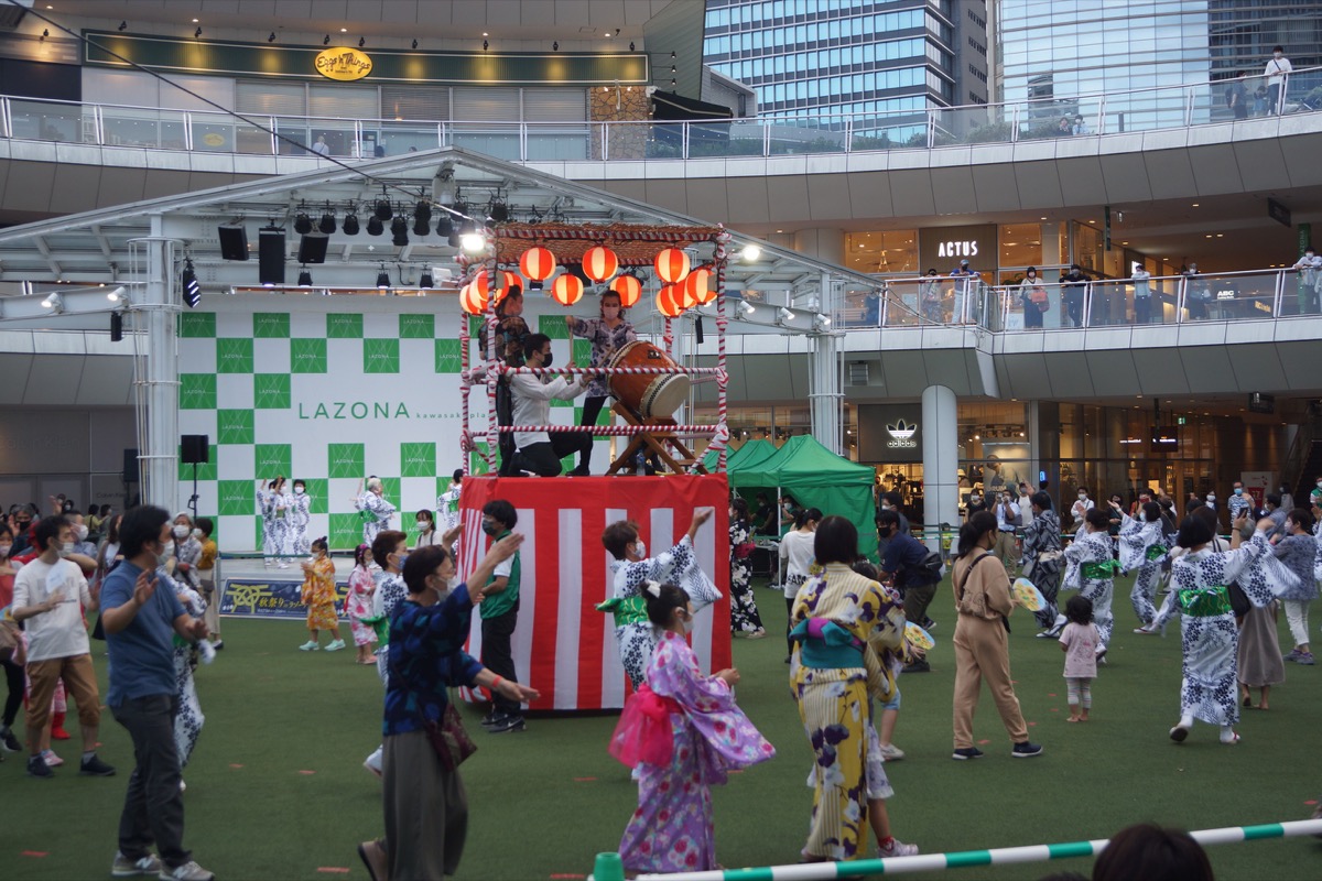 ラゾーナ川崎の秋祭り　盆踊りで盛り上がり