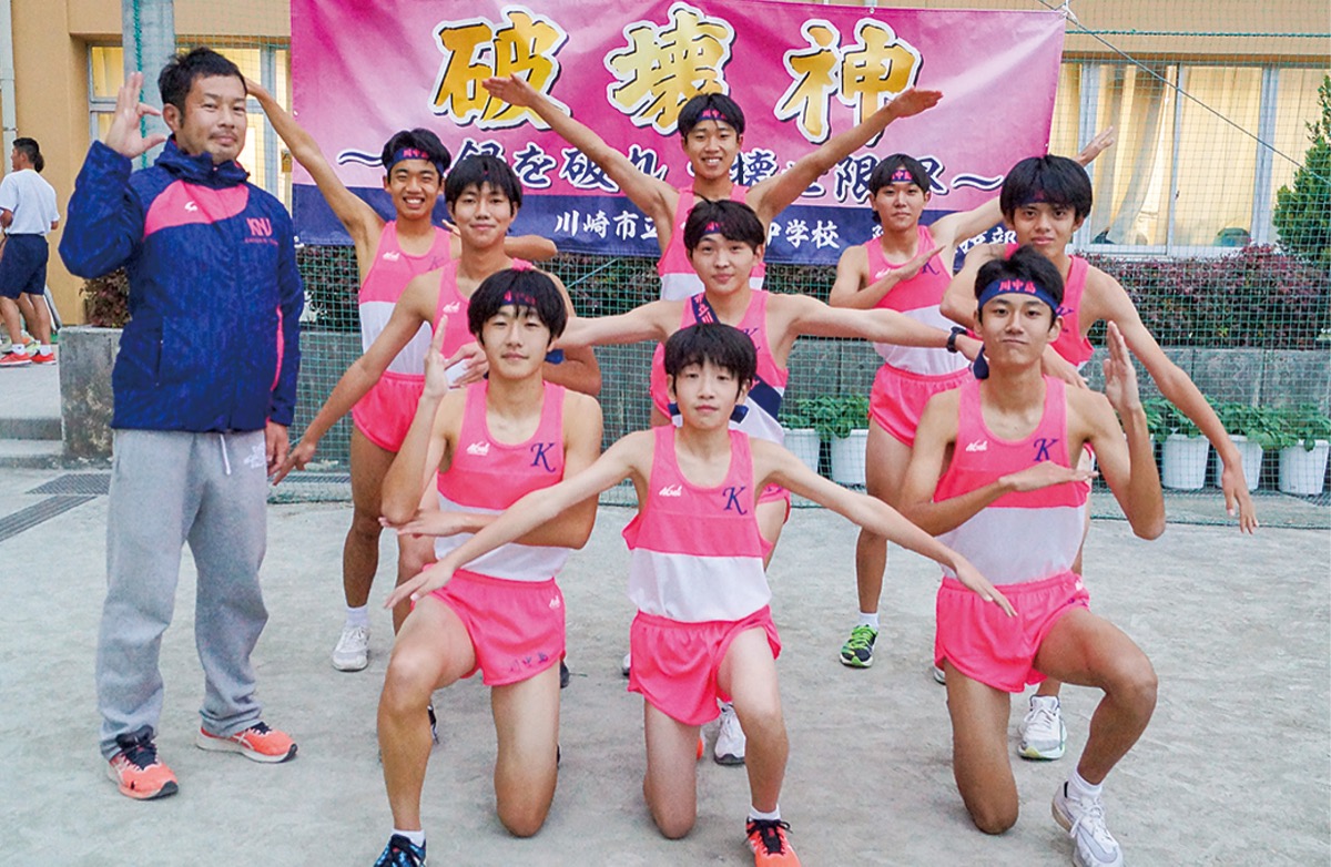 ポーズを決める選手たち