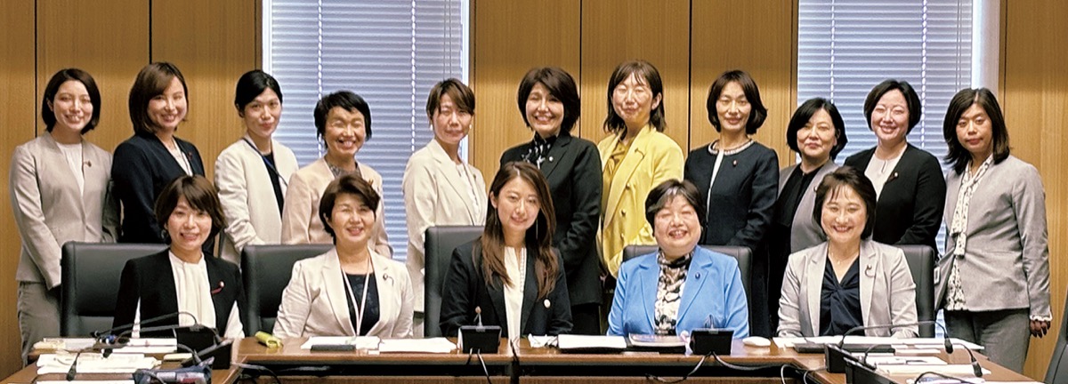 女性議員16人が連携