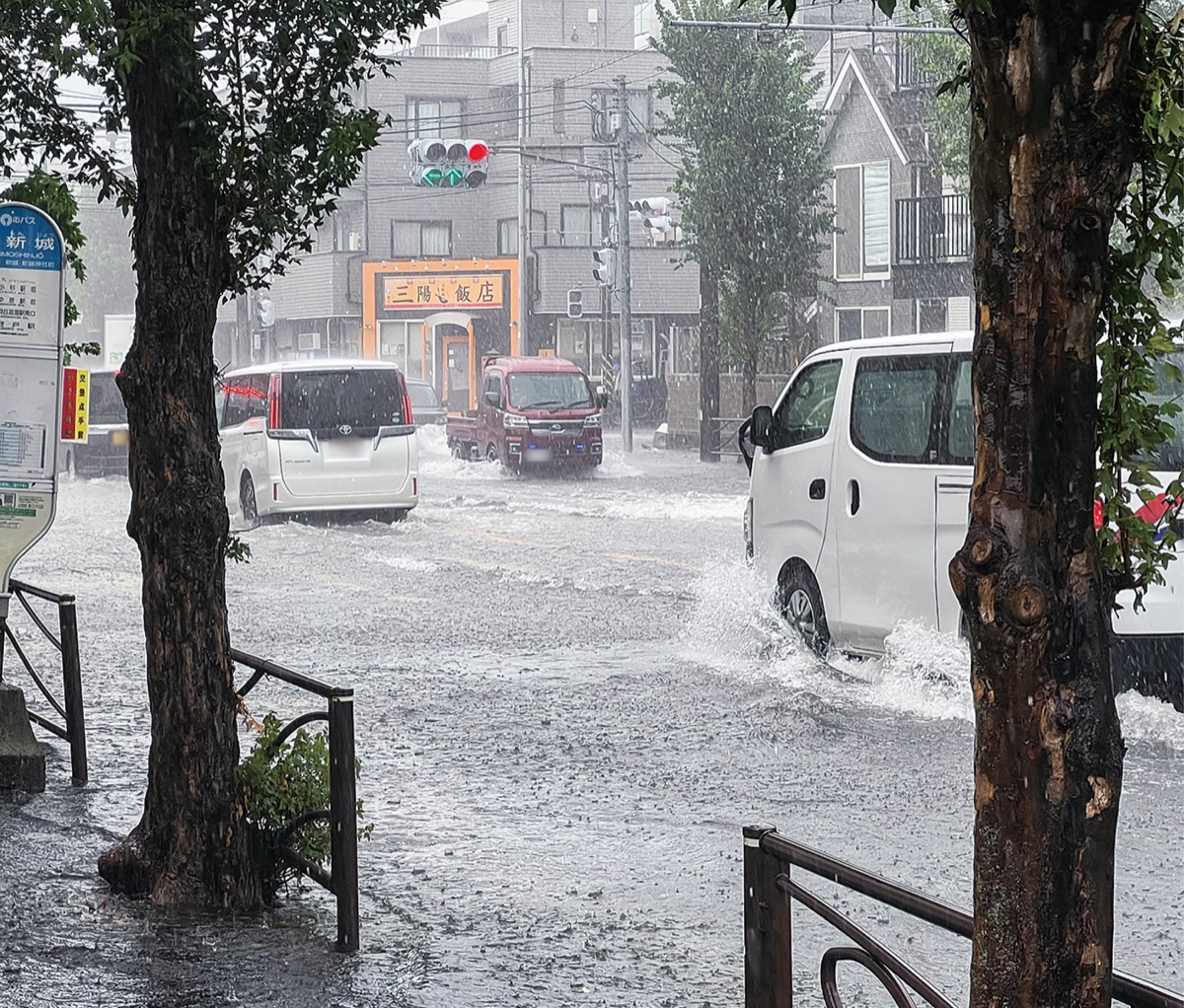 記録的大雨、各所で被害