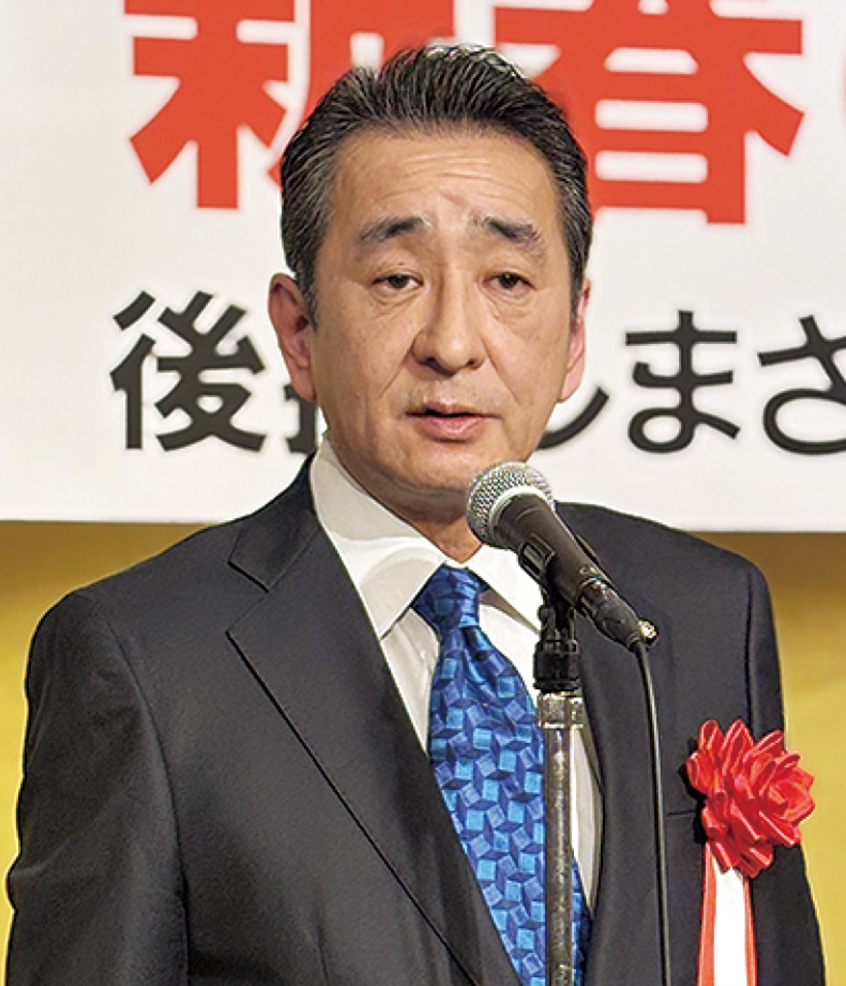 市政報告を行う嶋崎氏