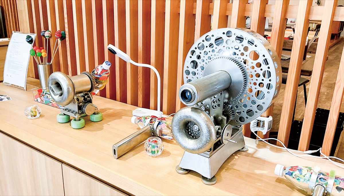 環境問題を呼び掛ける万華鏡作品