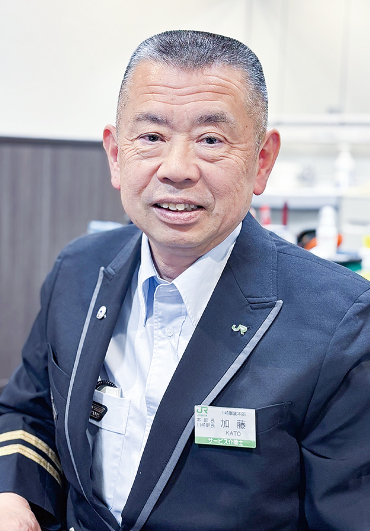 インタビューに応じる加藤本部長